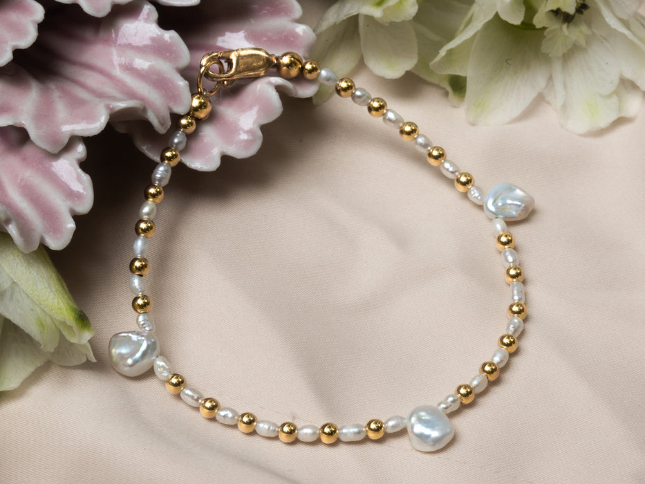 Bracelet délicat trio de perles et d'or - 14 carats