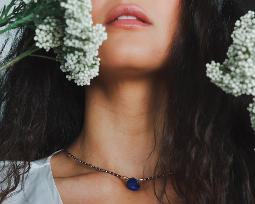 Collier ras du cou en opale bleue